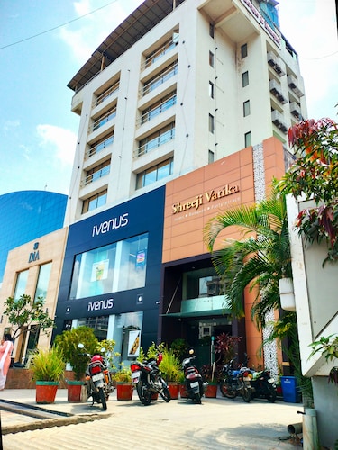 Hotel Shreeji Vatika-Airport Road