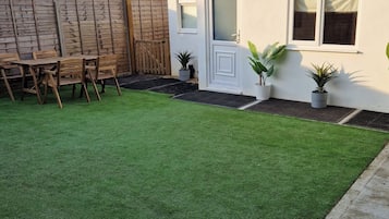 Cabin | Outdoor dining