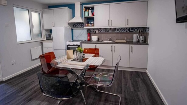 Refrigerador, microondas, horno, placa de cocina