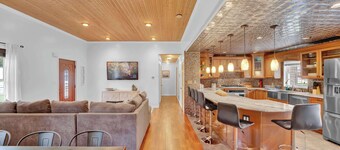 Chip's Pocono Escape | Indoor Hot tub | Private