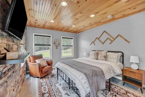 5 bedrooms, iron/ironing board, travel cot, WiFi
