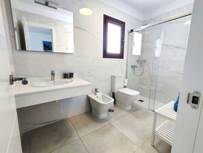 Hair dryer, towels - Villa Anny, heated pool, ideal for families! (PLAYA BLANCA)