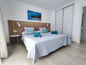 3 chambres, fer et planche à repasser, Wi-Fi gratuit, draps fournis