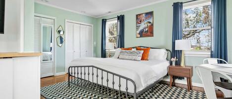 1 habitación, tabla de planchar con plancha, cuna de viaje y wifi