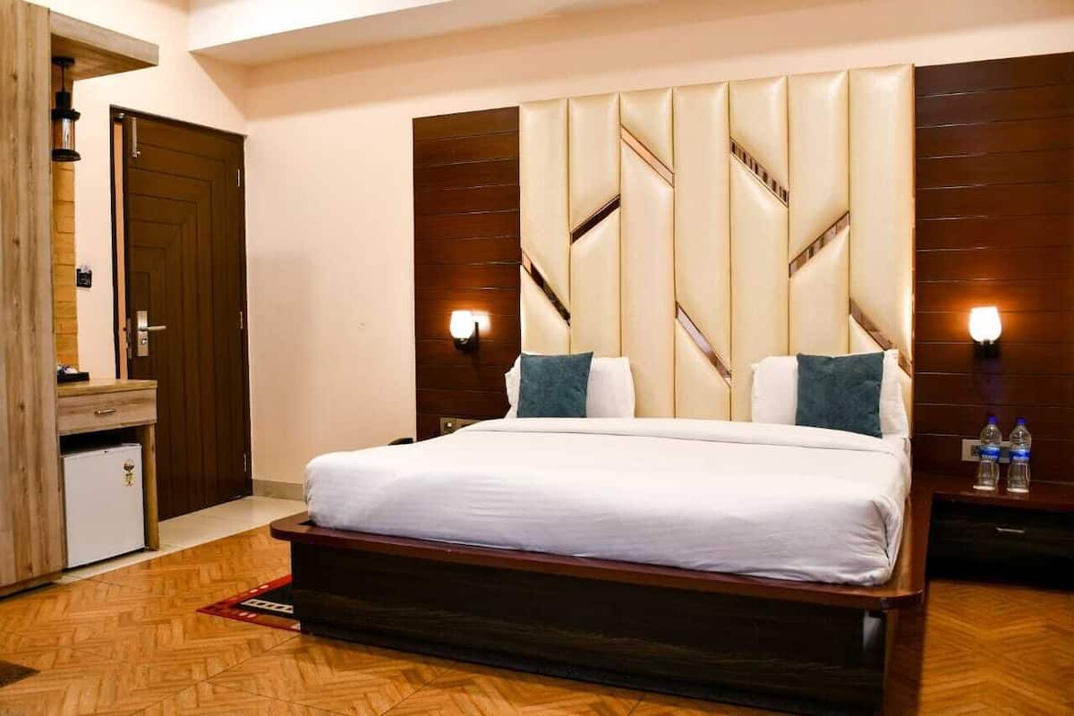 Family Suite, Balcony, City View | 1 bedroom, iron/ironing board, free WiFi