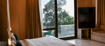 Hotel Leosh Lansdwone