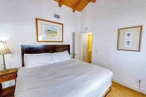 4 makuuhuonetta, Wi-Fi, vuodevaatteet, pääsy pyörätuolilla