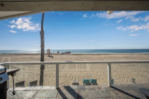 Property grounds - Oceanfront Duplex with Direct Beach Access (Newport Beach)