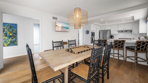 Dining - Coastal Getaway in Corona Del Mar (Corona Del Mar)