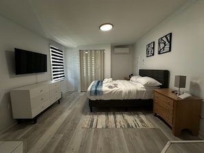 5 bedrooms, desk, iron/ironing board, WiFi