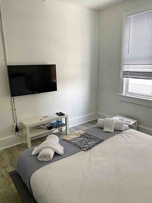 Ferros/tábuas de passar roupa, Wi-Fi, roupa de cama