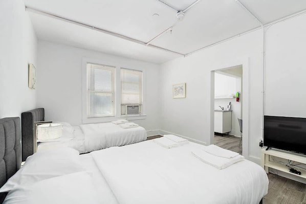 Iron/ironing board, WiFi, bed sheets