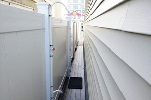 Property grounds - Modern Beachfront Studio 207 (Ocean City)