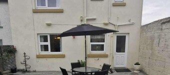 Abbeyfeale Home - Sleeps 6 - Convenient Location