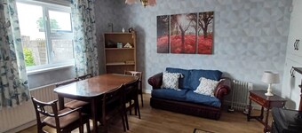 Abbeyfeale Home - Sleeps 6 - Convenient Location