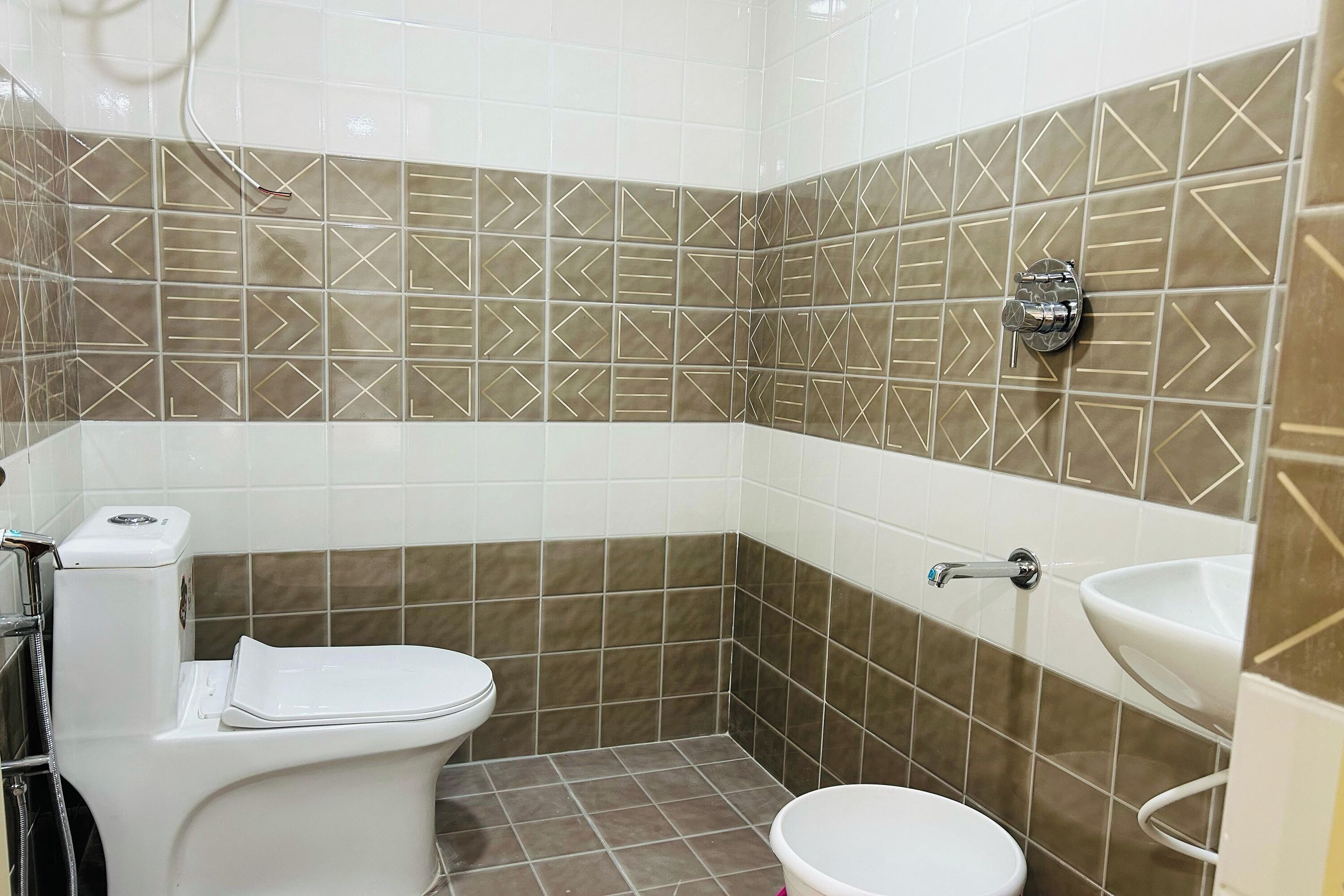 デラックス  ルーム | バスルーム | シャワー、バスアメニティ (無料)、タオル