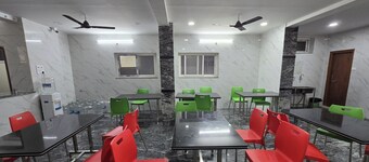 Om Sri Vigneshwara Palani Grand Hotel