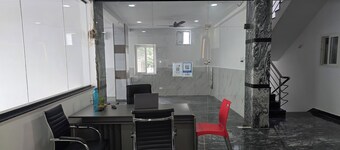 Om Sri Vigneshwara Palani Grand Hotel