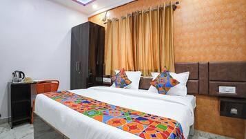 Deluxe Room | Desk, free WiFi, bed sheets