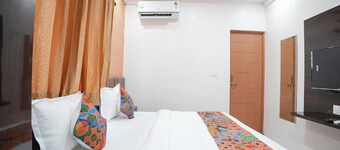 A White Pearl Suites