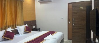 A White Pearl Suites