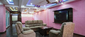 A White Pearl Suites
