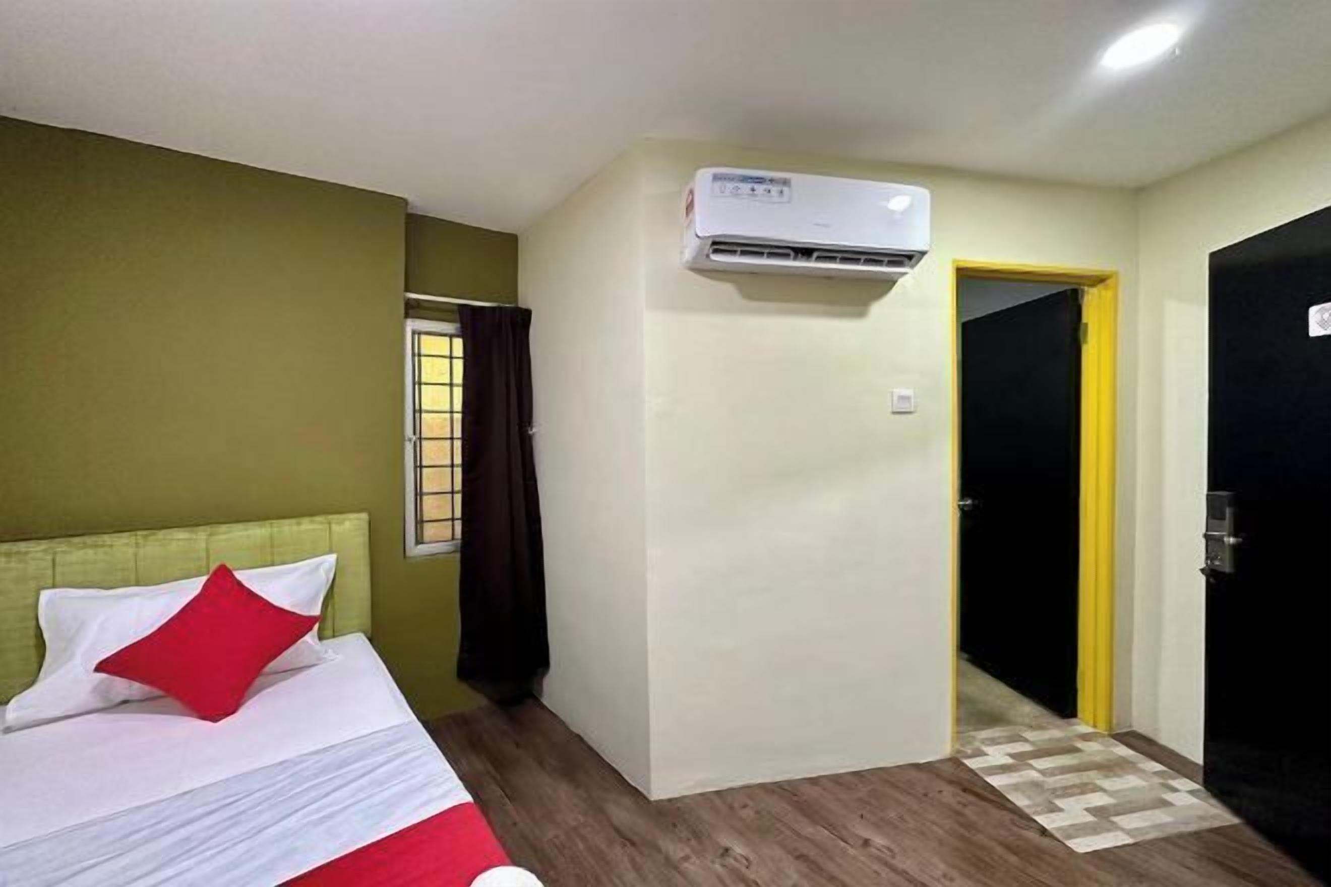 Bureau, fer et planche à repasser, Wi-Fi gratuit, draps fournis