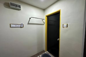 Premium Suite | Desk, iron/ironing board, free WiFi, bed sheets