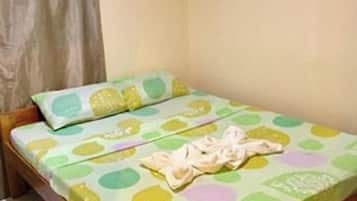 Chambre Double Ăconomique | Bureau, Wi-Fi gratuit, draps fournis