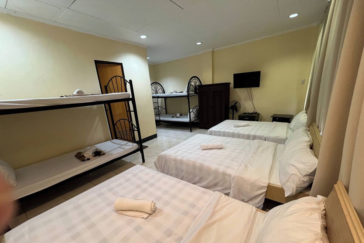 Deluxe Room, Mountain View | Desk, free WiFi, bed sheets