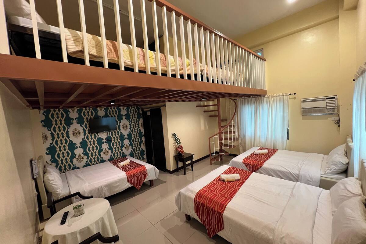 Luxury Room | Desk, free WiFi, bed sheets