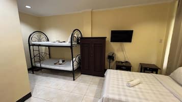 Habitación Deluxe, vista a la montaña | Escritorio, wifi gratis y ropa de cama