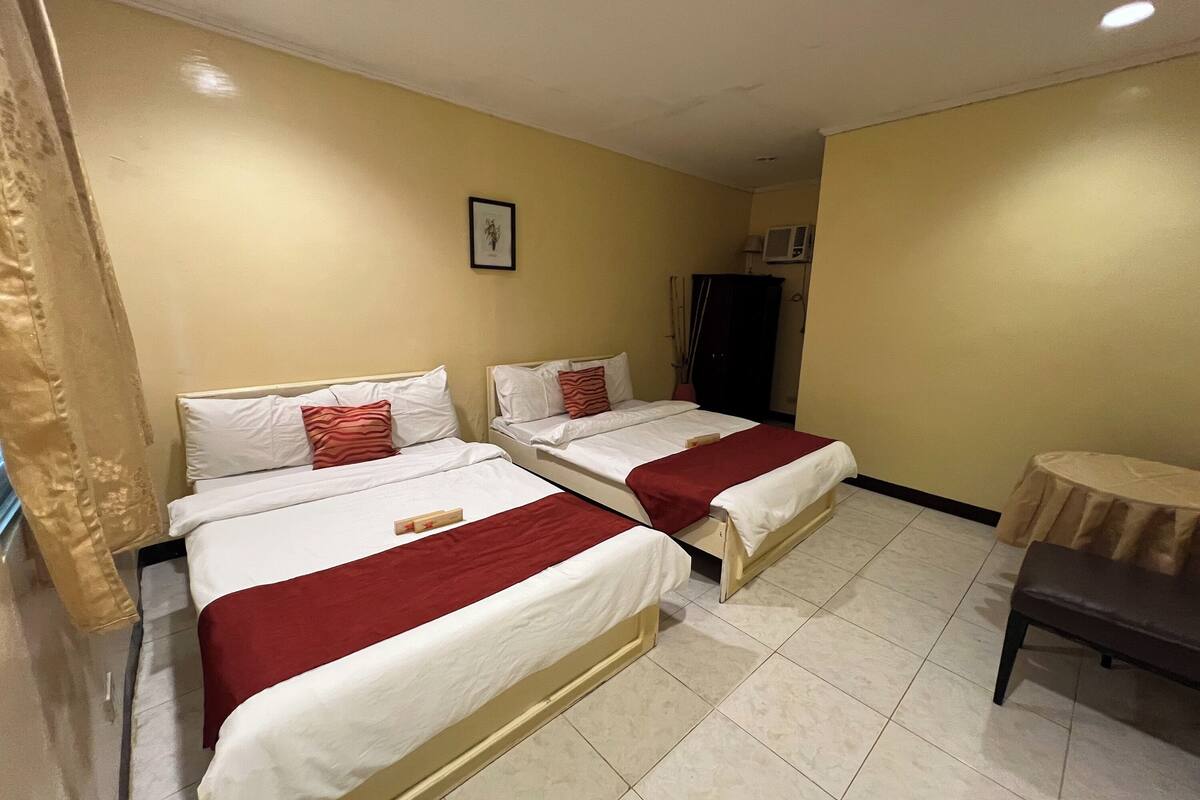 Deluxe Room | Desk, free WiFi, bed sheets