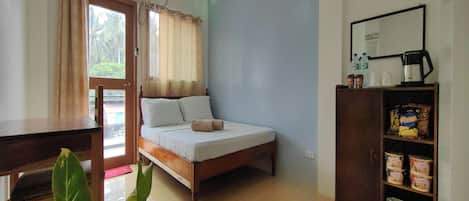 Chambre Standard double | Bureau, accĂšs au Wi-Fi (inclus), literie fournie