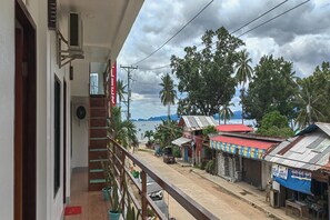 Terrace/patio - Kamalay Pension House (Puerto Princesa)