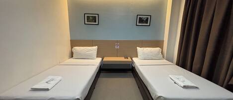 Standard Twin Room | Iron/ironing board, free WiFi, bed sheets