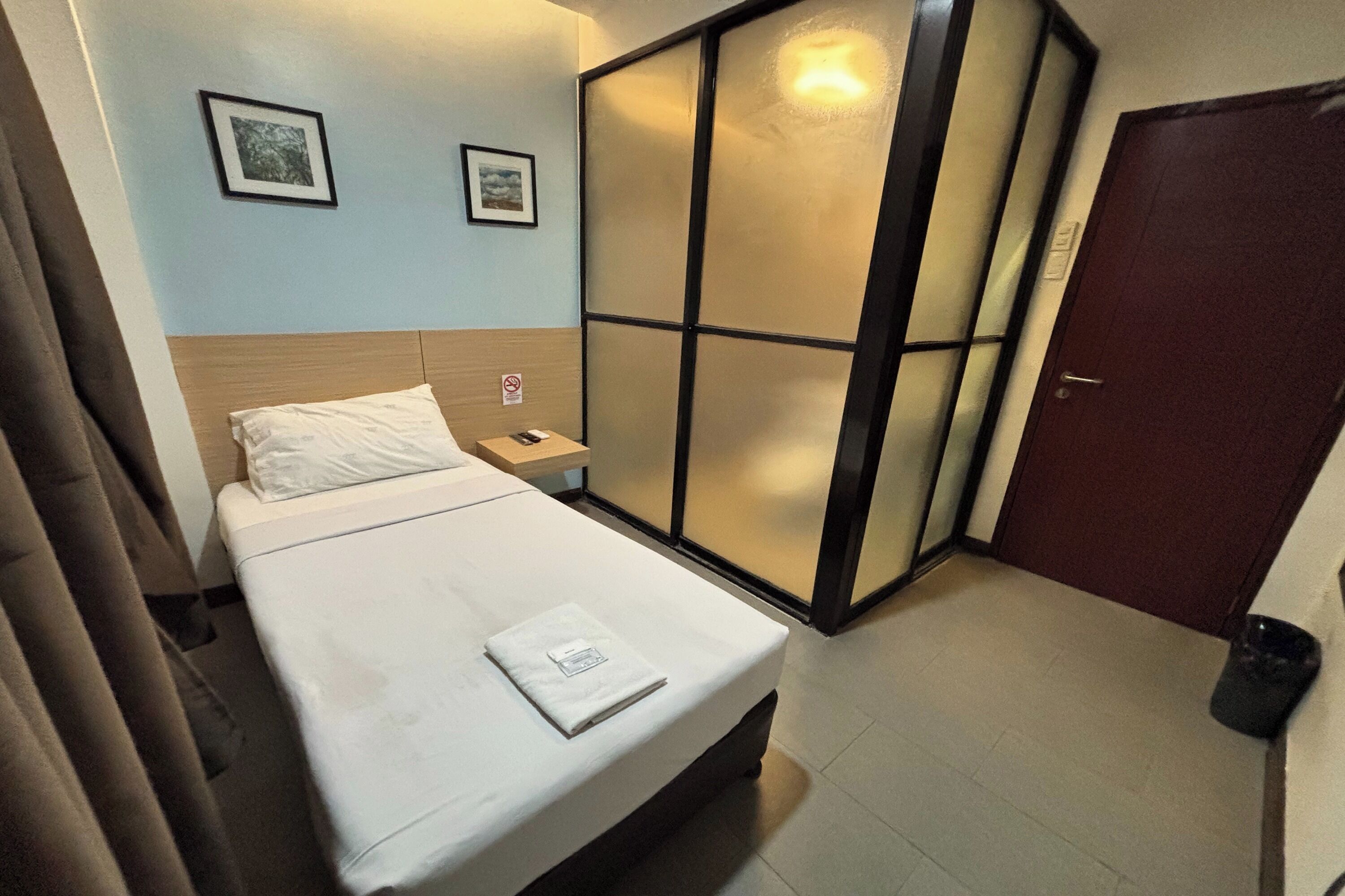 مكواة/لوح كي وواي فاي مجانًا وملاءات أسرّة