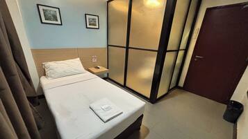 Fer et planche Ă repasser, Wi-Fi gratuit, draps fournis