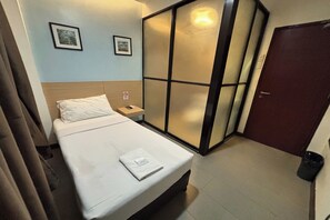 مكواة/لوح كي وواي فاي مجانًا وملاءات أسرّة