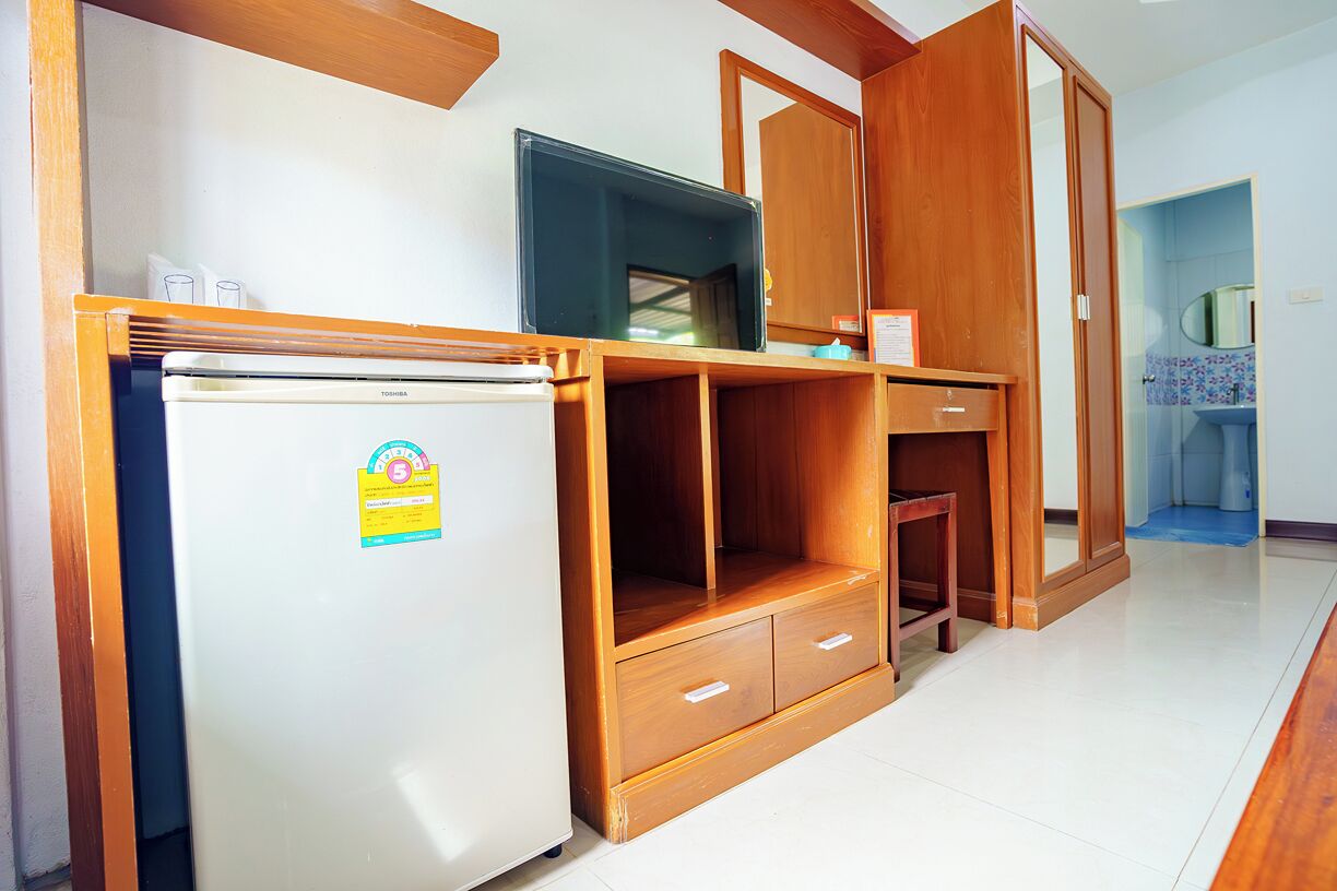 Double Room | Desk, free WiFi, bed sheets