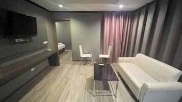 Suite, 2 Schlafzimmer | Schreibtisch, kostenloses WLAN, Bettwäsche