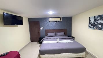 Habitación Deluxe | Caja fuerte, escritorio, tabla de planchar con plancha y wifi gratis