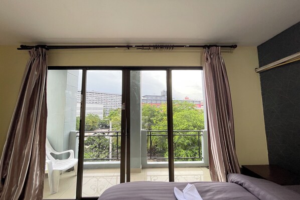 Suite, balkon | Uitzicht vanuit de kamer