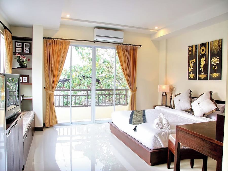 Quarto casal superior | Escrivaninha, Wi-Fi de cortesia, roupa de cama