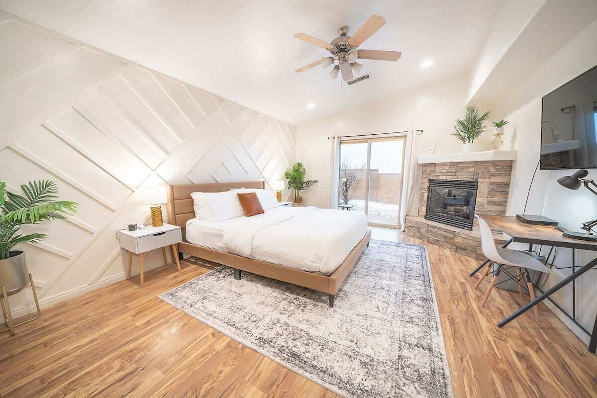 3 habitaciones y tabla de planchar con plancha 