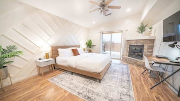 3 habitaciones y tabla de planchar con plancha