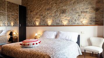 2 bedrooms, iron/ironing board, travel crib, free WiFi