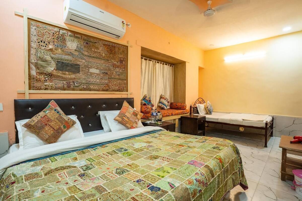 Deluxe Double Room | Soundproofing, free WiFi, bed sheets
