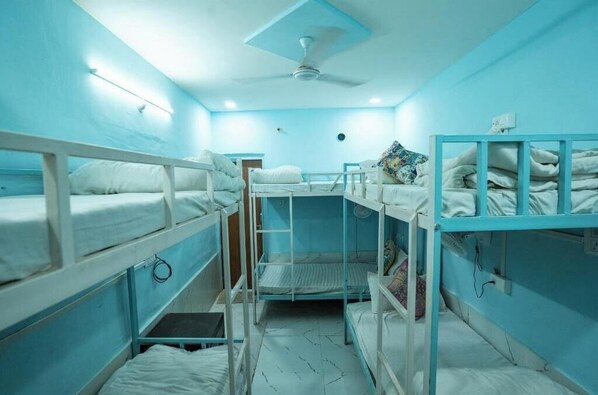 Shared Dormitory | Soundproofing, free WiFi