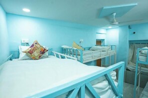 Habitación triple básica | 1 habitación, insonorización y wifi gratis 